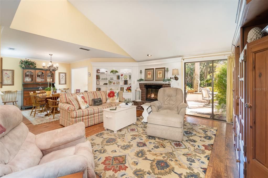 待售: $310,000 (3 贝兹, 2 浴室, 1872 平方英尺)