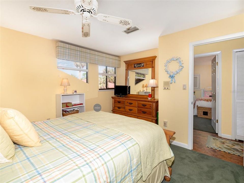 待售: $310,000 (3 贝兹, 2 浴室, 1872 平方英尺)