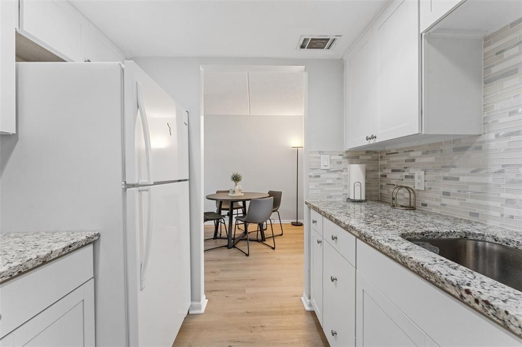 Activo con contrato: $148,500 (1 camas, 1 baños, 702 Pies cuadrados)