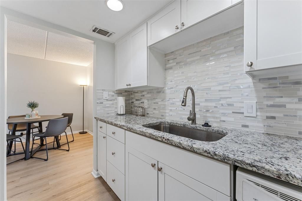 Activo con contrato: $148,500 (1 camas, 1 baños, 702 Pies cuadrados)