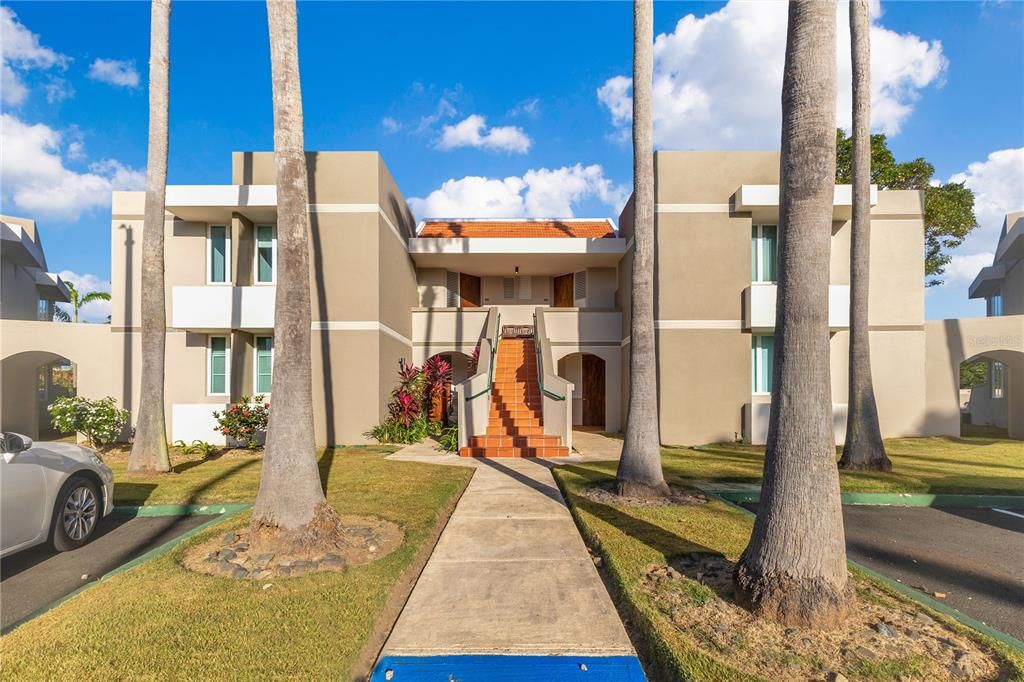 For Rent: $2,650 (3 beds, 2 baths, 1747 Square Feet)