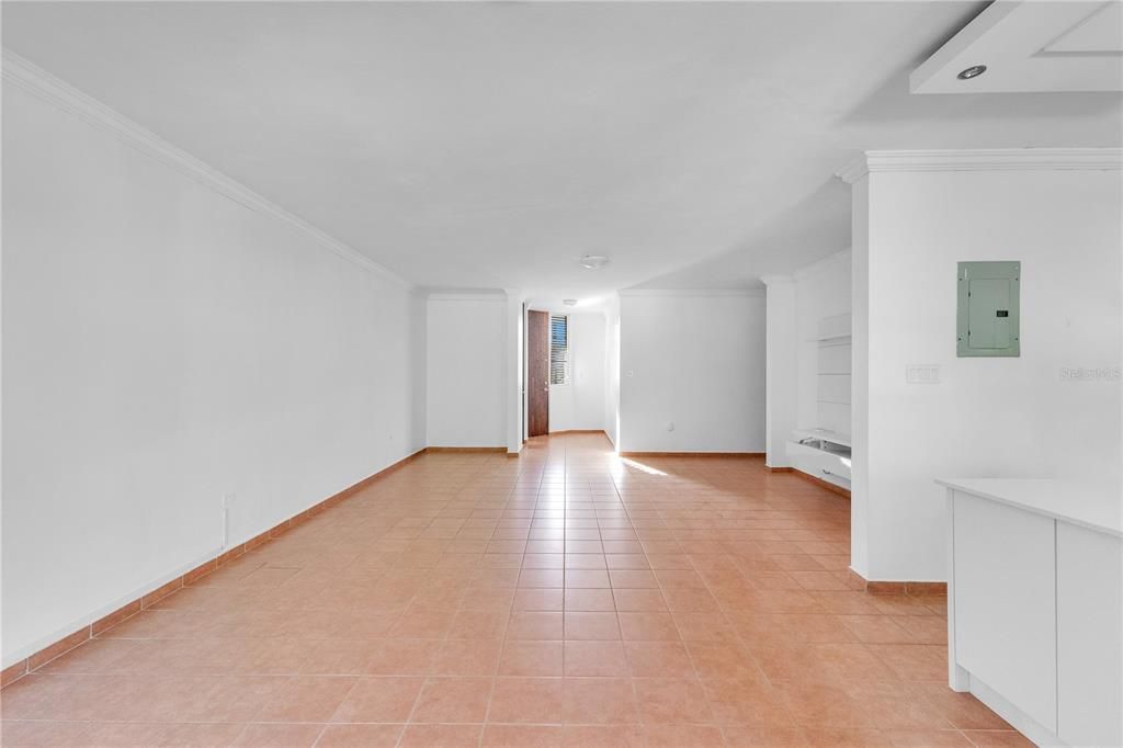 For Rent: $2,650 (3 beds, 2 baths, 1747 Square Feet)