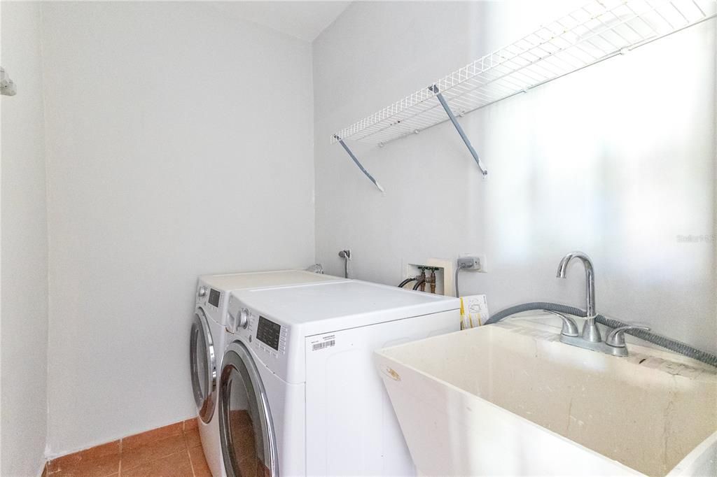 For Rent: $2,650 (3 beds, 2 baths, 1747 Square Feet)