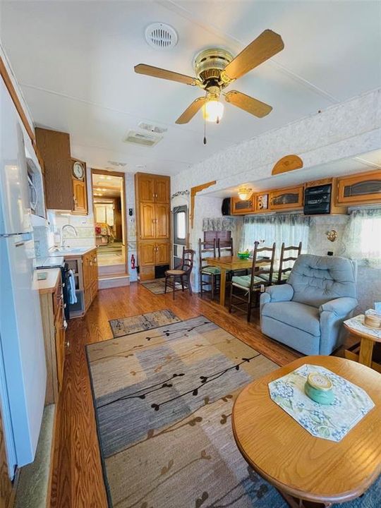 For Sale: $64,500 (1 beds, 1 baths, 338 Square Feet)