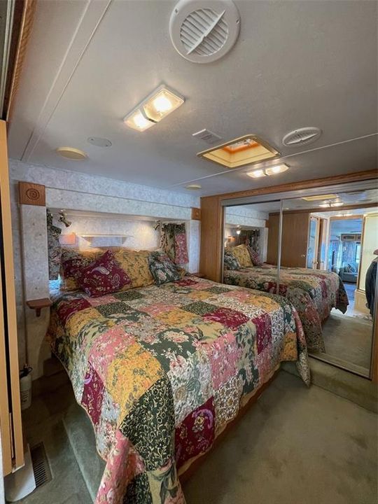 For Sale: $64,500 (1 beds, 1 baths, 338 Square Feet)