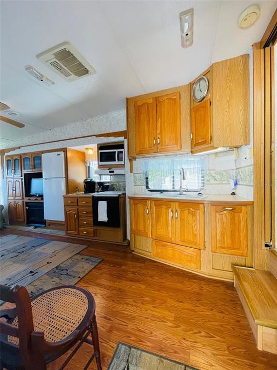 For Sale: $64,500 (1 beds, 1 baths, 338 Square Feet)