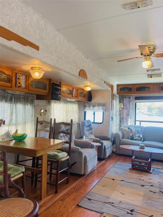 For Sale: $64,500 (1 beds, 1 baths, 338 Square Feet)