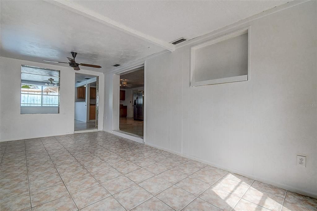 For Sale: $269,000 (2 beds, 2 baths, 1306 Square Feet)