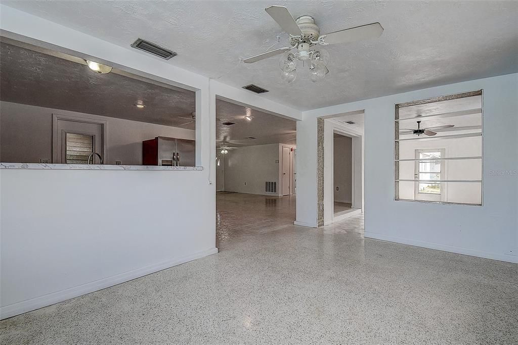 For Sale: $269,000 (2 beds, 2 baths, 1306 Square Feet)