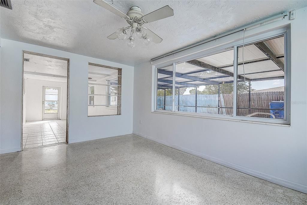 For Sale: $269,000 (2 beds, 2 baths, 1306 Square Feet)