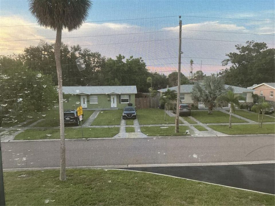 Под контрактом: $106,000 (2 спален, 1 ванн, 860 Квадратных фут)