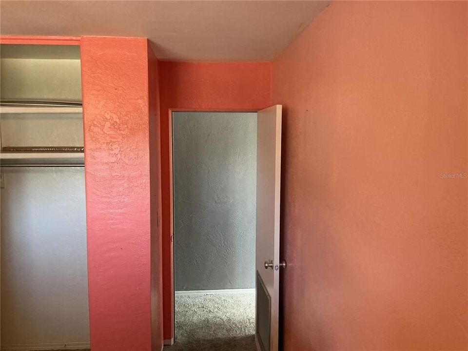 Под контрактом: $106,000 (2 спален, 1 ванн, 860 Квадратных фут)