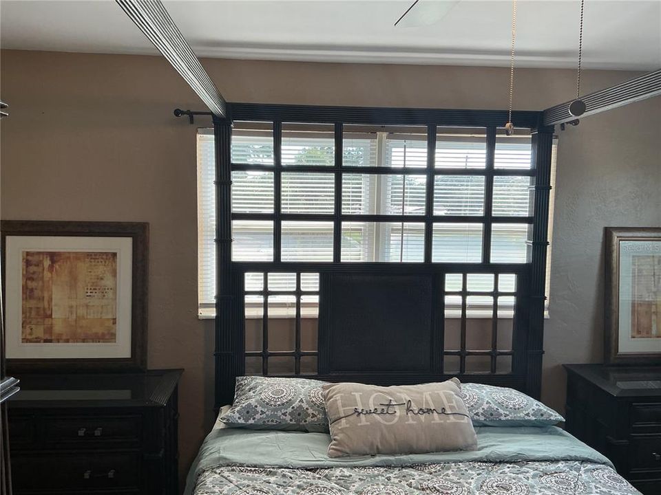 Под контрактом: $106,000 (2 спален, 1 ванн, 860 Квадратных фут)