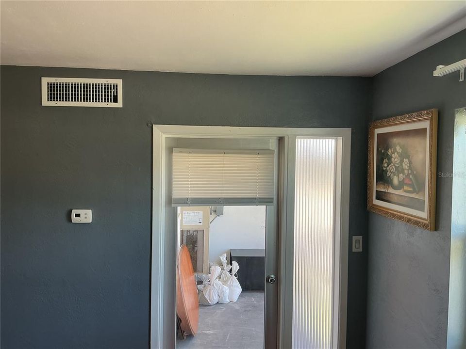 Под контрактом: $106,000 (2 спален, 1 ванн, 860 Квадратных фут)