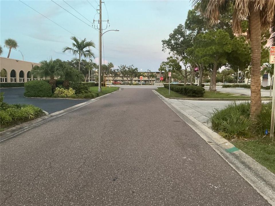 Под контрактом: $106,000 (2 спален, 1 ванн, 860 Квадратных фут)