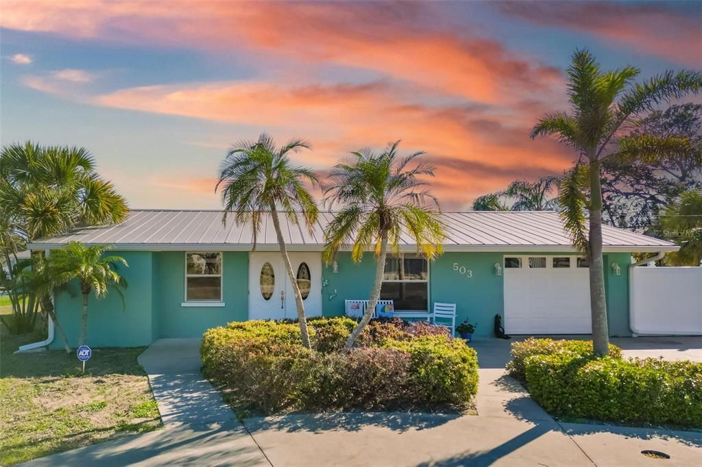 Недавно продано: $500,000 (2 спален, 2 ванн, 1644 Квадратных фут)