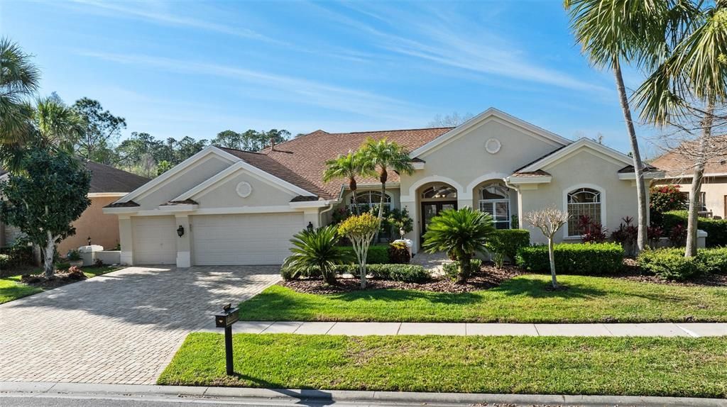 Недавно продано: $1,024,900 (4 спален, 3 ванн, 3237 Квадратных фут)