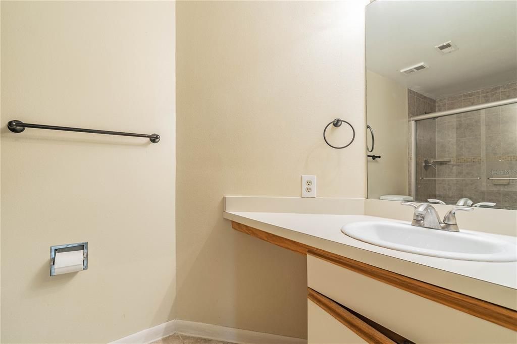 Active With Contract: $1,800 (2 beds, 2 baths, 1075 Square Feet)
