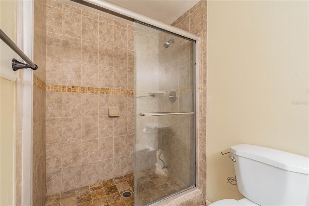 Active With Contract: $1,800 (2 beds, 2 baths, 1075 Square Feet)