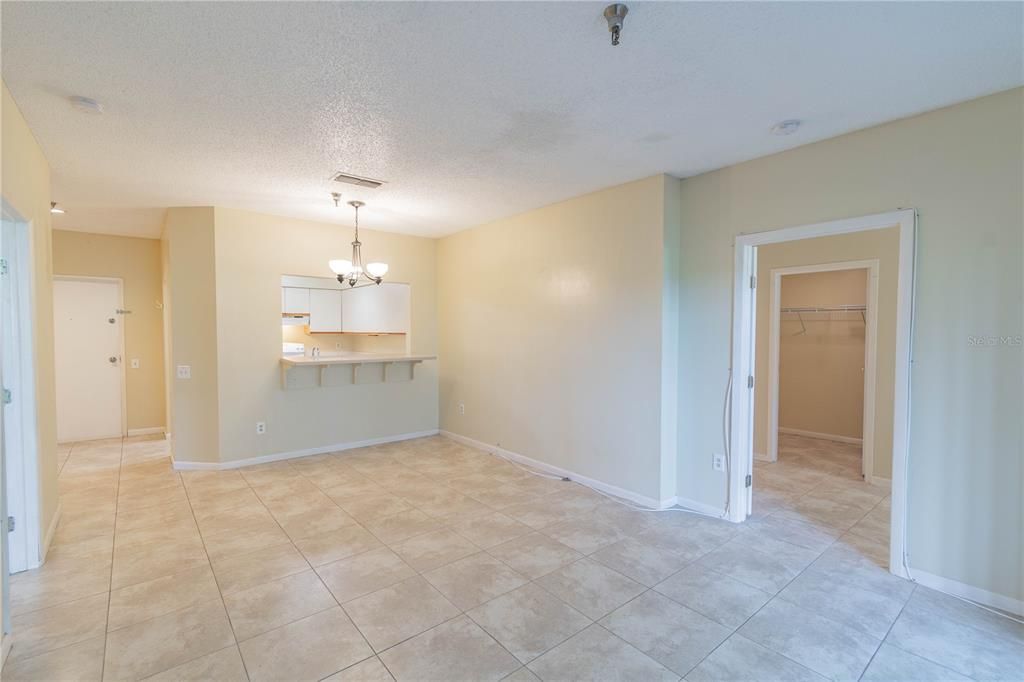 Active With Contract: $1,800 (2 beds, 2 baths, 1075 Square Feet)