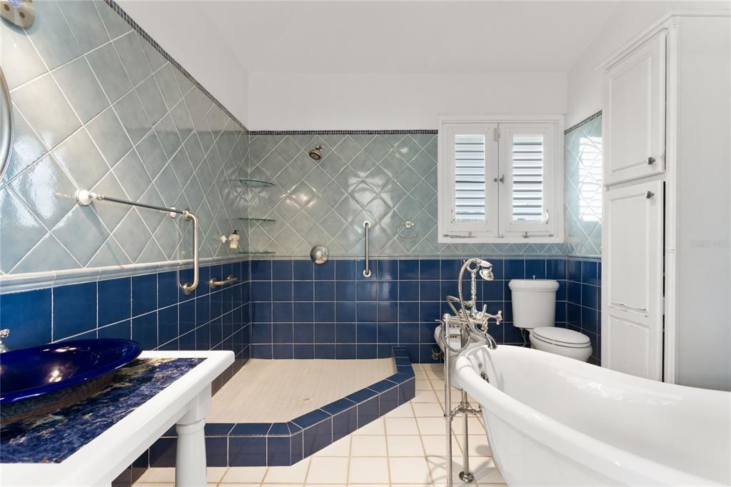 На продажу: $1,150,000 (4 спален, 3 ванн, 4104 Квадратных фут)