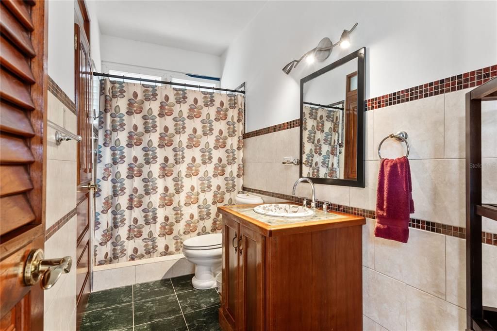 На продажу: $1,150,000 (4 спален, 3 ванн, 4104 Квадратных фут)