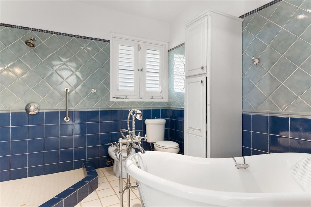 На продажу: $1,150,000 (4 спален, 3 ванн, 4104 Квадратных фут)