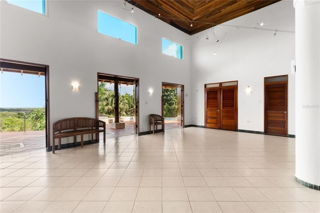 На продажу: $1,150,000 (4 спален, 3 ванн, 4104 Квадратных фут)