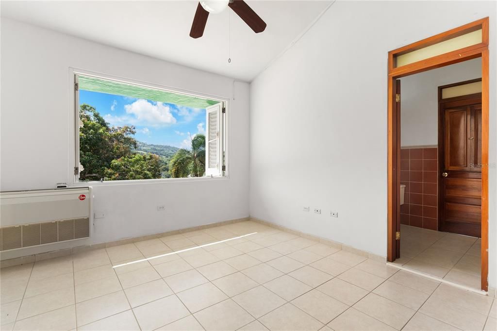 На продажу: $1,150,000 (4 спален, 3 ванн, 4104 Квадратных фут)