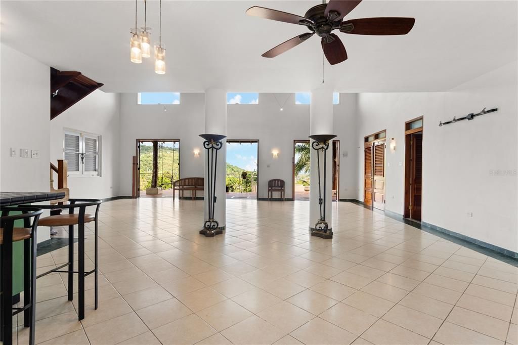 На продажу: $1,150,000 (4 спален, 3 ванн, 4104 Квадратных фут)