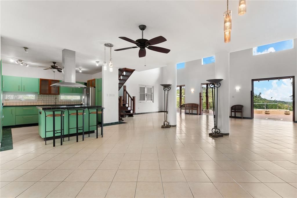 На продажу: $1,150,000 (4 спален, 3 ванн, 4104 Квадратных фут)