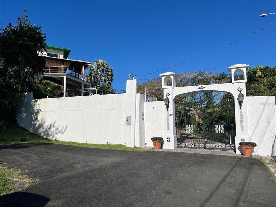 На продажу: $1,150,000 (4 спален, 3 ванн, 4104 Квадратных фут)