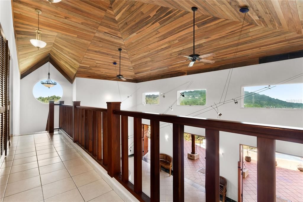 На продажу: $1,150,000 (4 спален, 3 ванн, 4104 Квадратных фут)