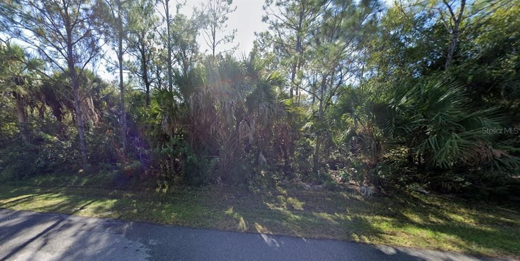 Недавно продано: $11,000 (0.18 acres)