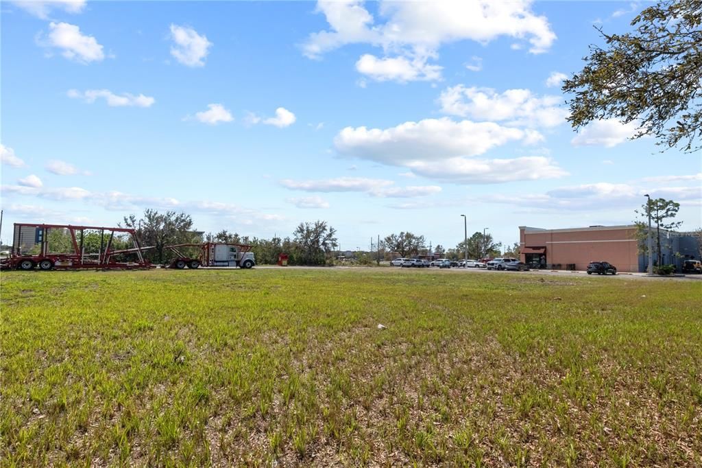 En Venta: $3,000,000 (1.23 acres)