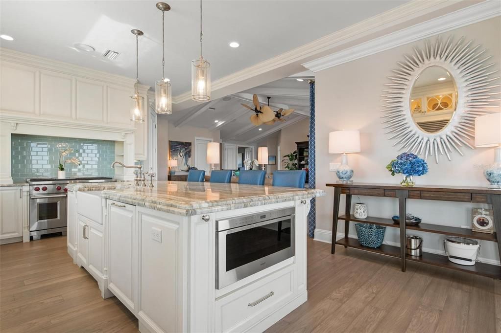 For Sale: $8,899,000 (7 beds, 5 baths, 6000 Square Feet)