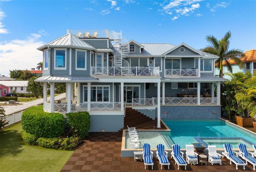 For Sale: $8,899,000 (7 beds, 5 baths, 6000 Square Feet)