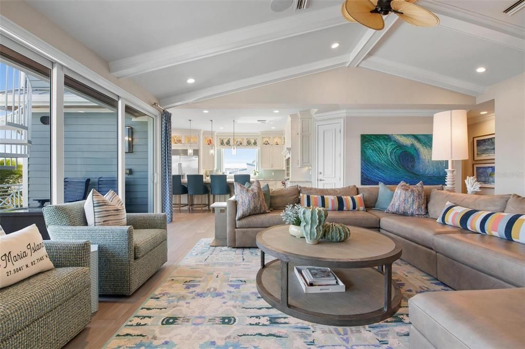 For Sale: $8,899,000 (7 beds, 5 baths, 6000 Square Feet)