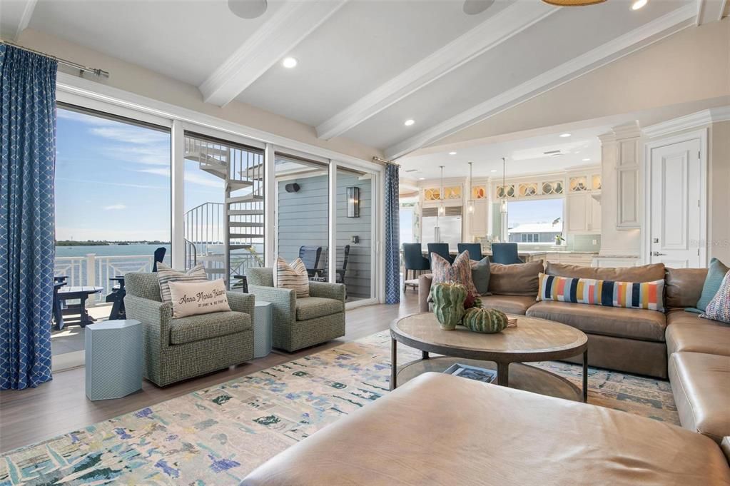 For Sale: $8,899,000 (7 beds, 5 baths, 6000 Square Feet)