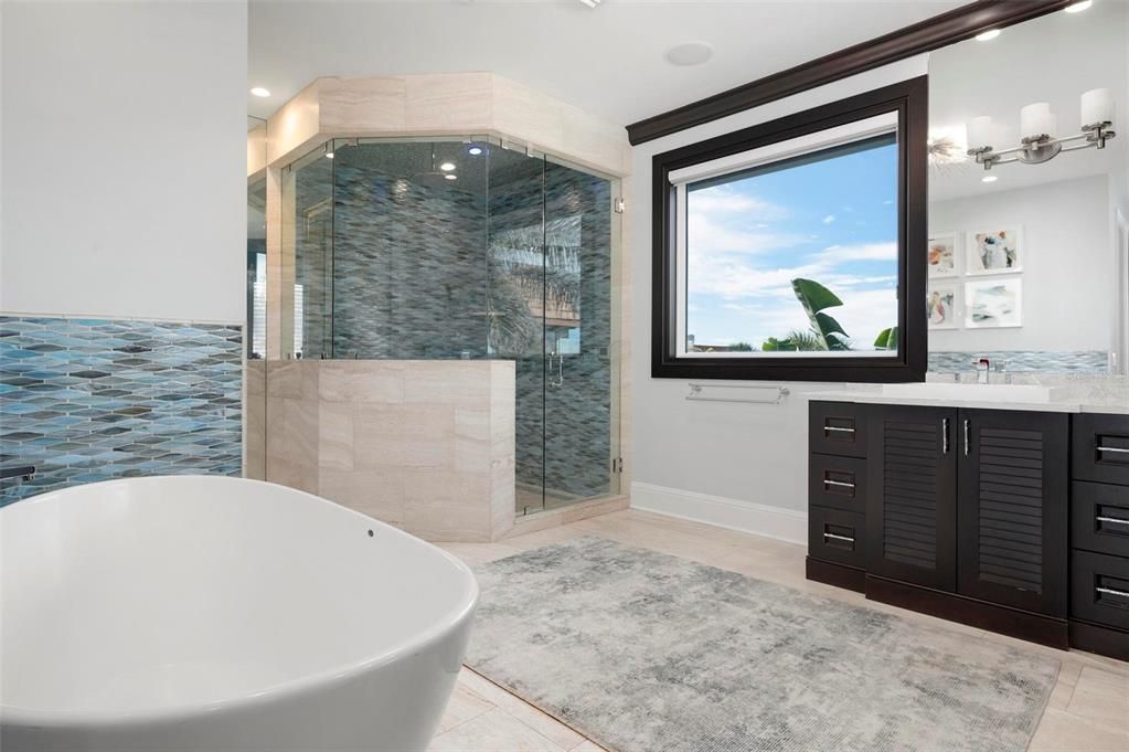 For Sale: $8,899,000 (7 beds, 5 baths, 6000 Square Feet)