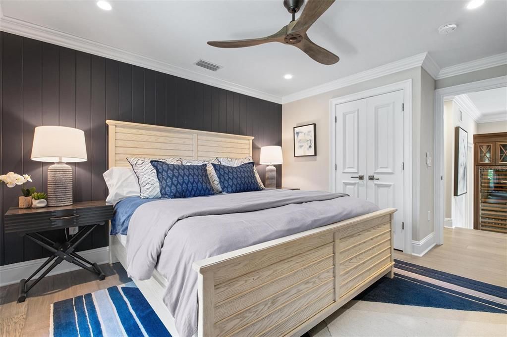 For Sale: $8,899,000 (7 beds, 5 baths, 6000 Square Feet)