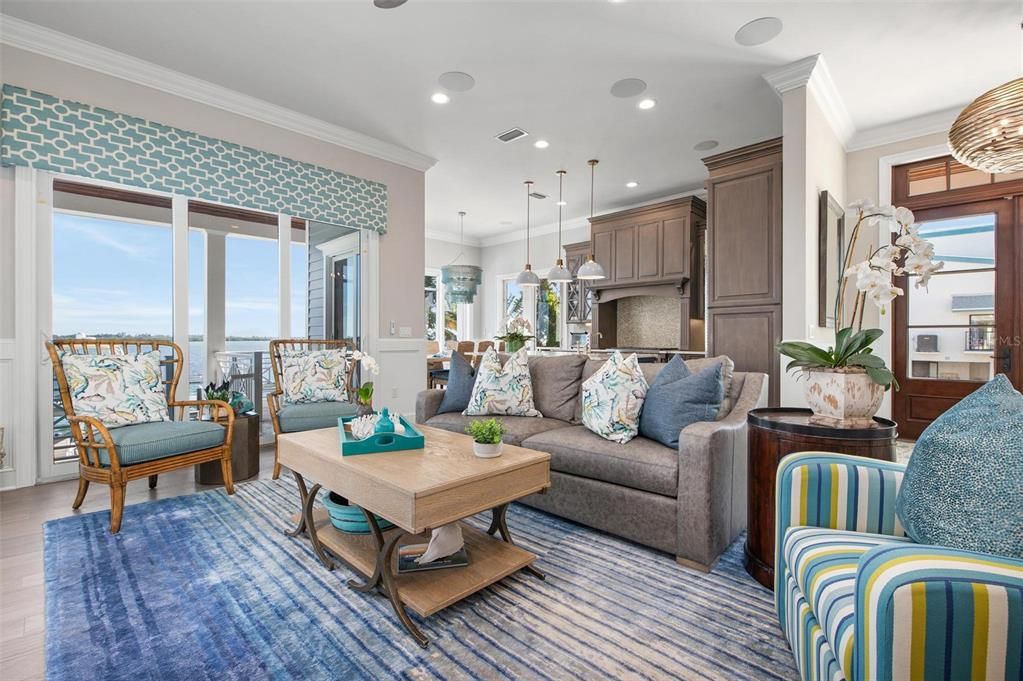 For Sale: $8,899,000 (7 beds, 5 baths, 6000 Square Feet)