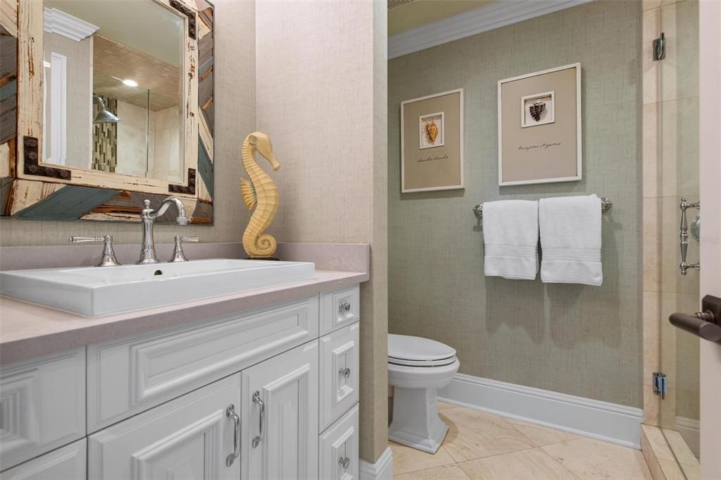 For Sale: $8,899,000 (7 beds, 5 baths, 6000 Square Feet)