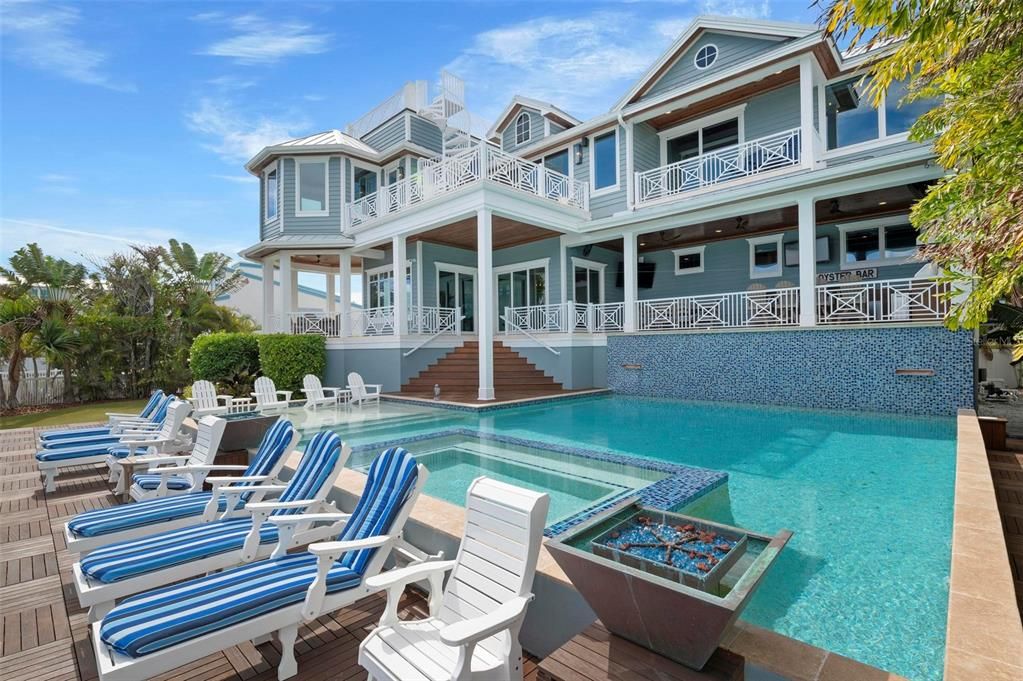 For Sale: $8,899,000 (7 beds, 5 baths, 6000 Square Feet)