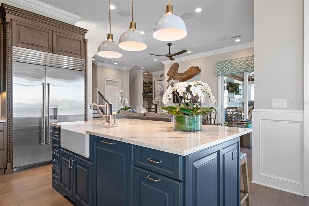 For Sale: $8,899,000 (7 beds, 5 baths, 6000 Square Feet)