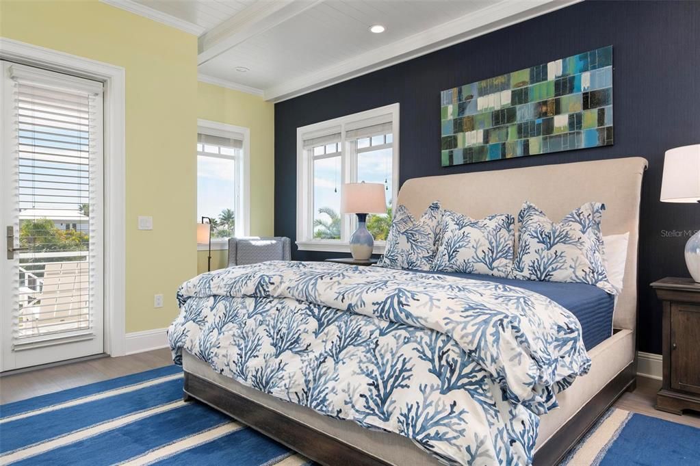 For Sale: $8,899,000 (7 beds, 5 baths, 6000 Square Feet)