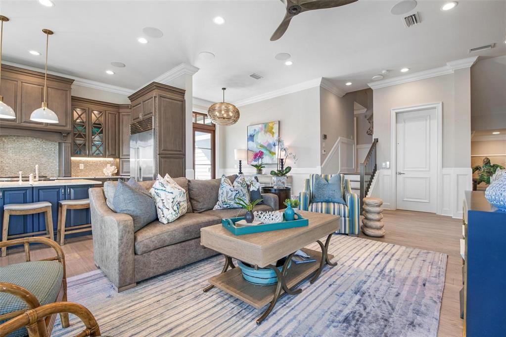 For Sale: $8,899,000 (7 beds, 5 baths, 6000 Square Feet)