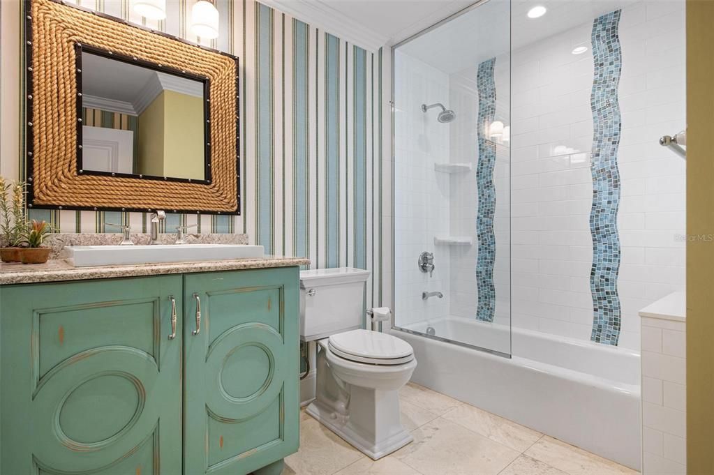 For Sale: $8,899,000 (7 beds, 5 baths, 6000 Square Feet)