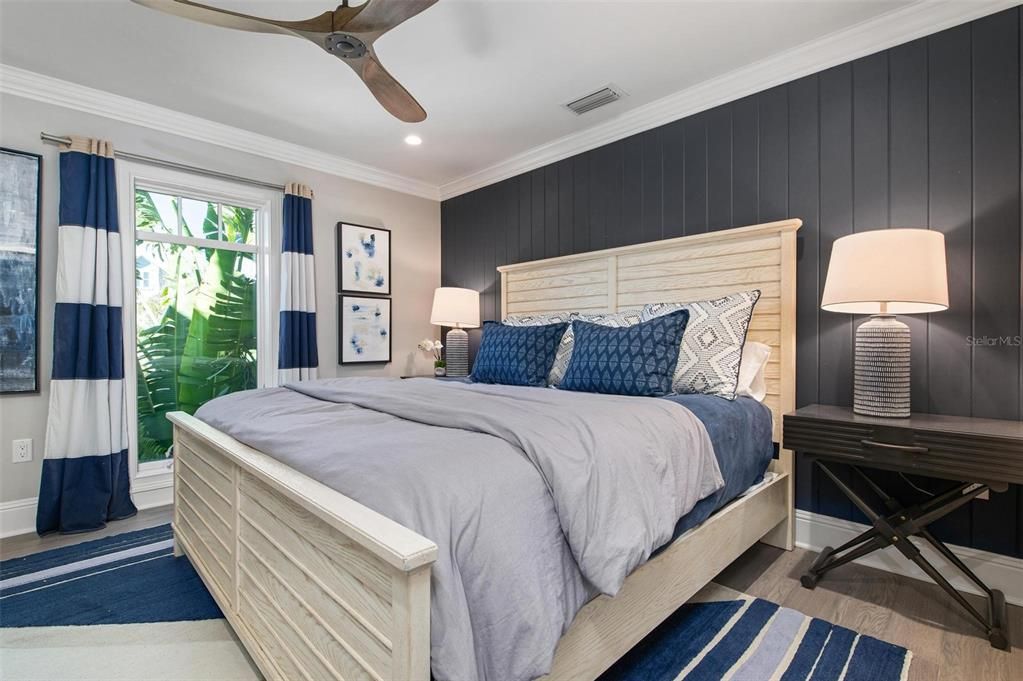 For Sale: $8,899,000 (7 beds, 5 baths, 6000 Square Feet)