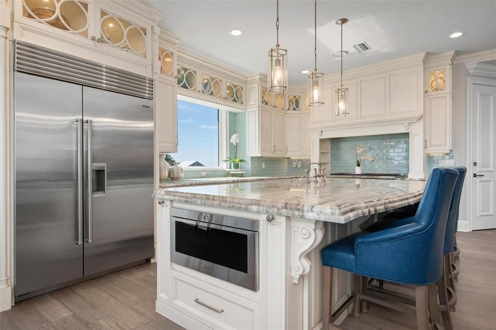 For Sale: $8,899,000 (7 beds, 5 baths, 6000 Square Feet)